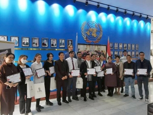 Студентов Таджикистана на средства России обучили дизайну текстильных изделий